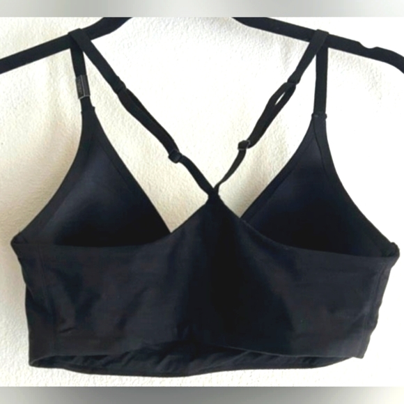 Victoria's Secret Body by Victoria Lightly Lined PLUNGE Bra, Size 32DD - Picture 3 of 5